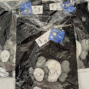 KAWS x Uniqlo UT Short Sleeve Graphic T-shirt (US Sizing)
